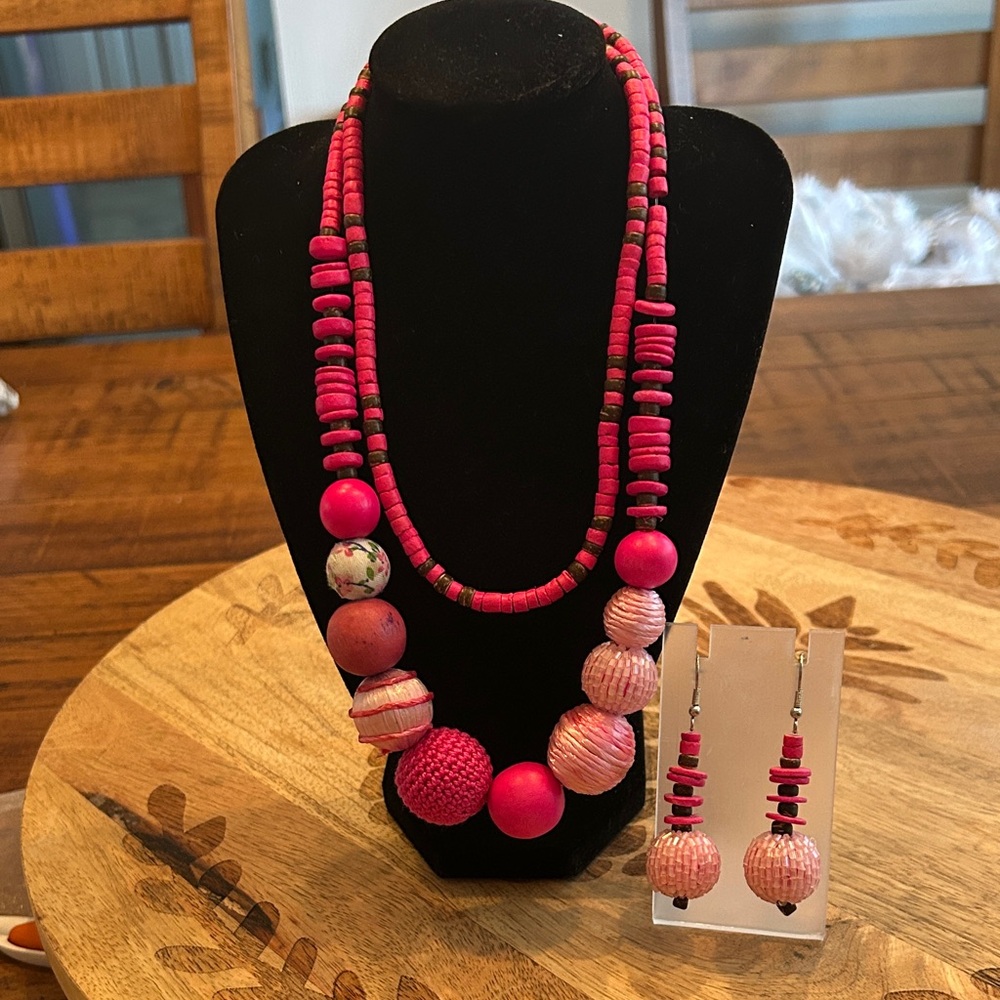 Vintage 80’s Pink Beaded Necklace and‎ Earring Set